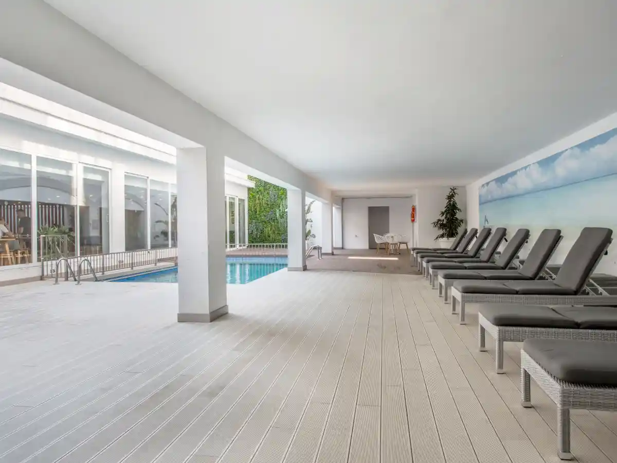 Liegestühle am Pool PlanetHotels Mallorca